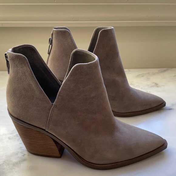 Vince Camuto Gigietta Bootie in Tan Suede, Size 10 - Picture 2 of 3